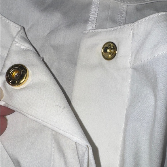 Chic White DKNY Short-Sleeve Top with Sheer Grid Accents - Size M - Picture 4 of 9